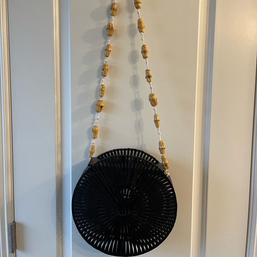 Wooden round purse with wooden beads